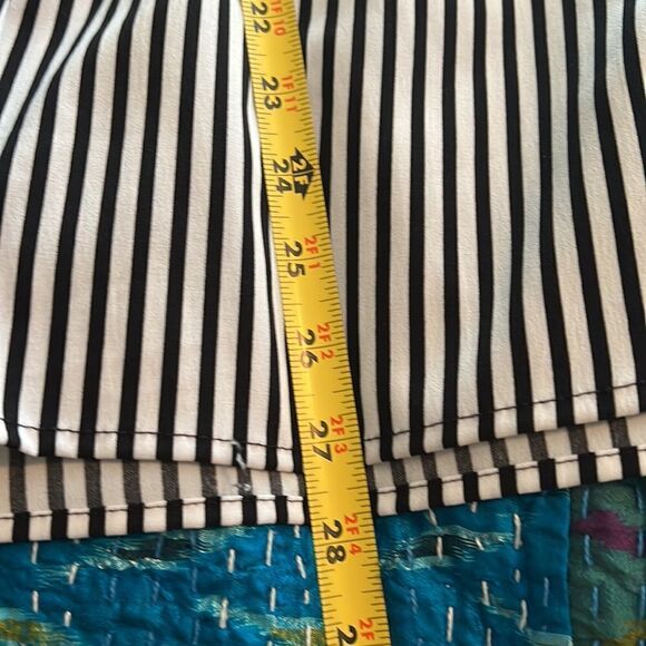 STUDIO WORKS plus size blouse. Black / cream stripe. 2X - Picture 9 of 9